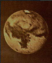 CCDカメラにより撮影され，画像処理された火星の赤色像