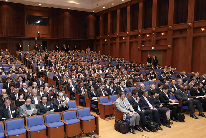 京都コンピュータ学院創立55周年・京都情報大学院大学創立15周年 記念式典・祝賀会を開催