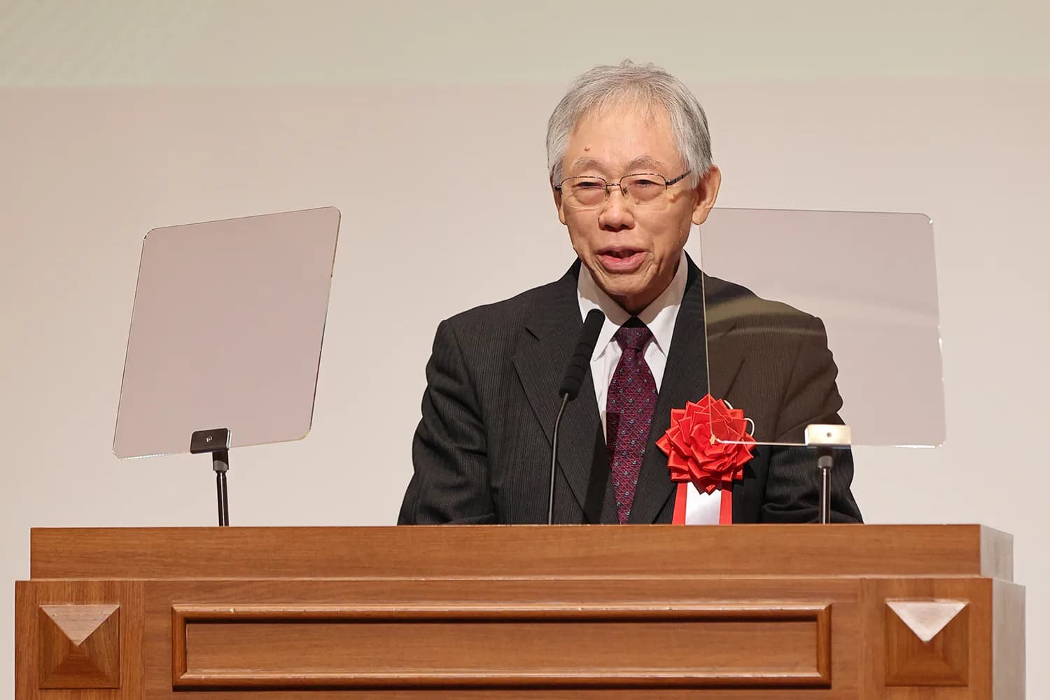 一般社団法人日本オープンオンライン教育推進協議会（JMOOC）理事長 元早稲田大学 総長 白井 克彦 様写真01