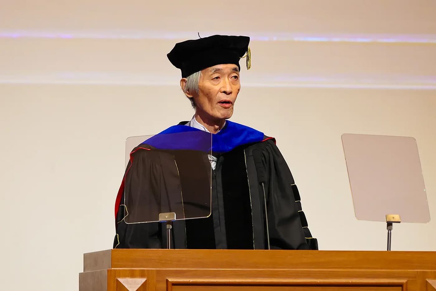 京都情報大学院大学 学長 富田 眞治 謝辞写真01